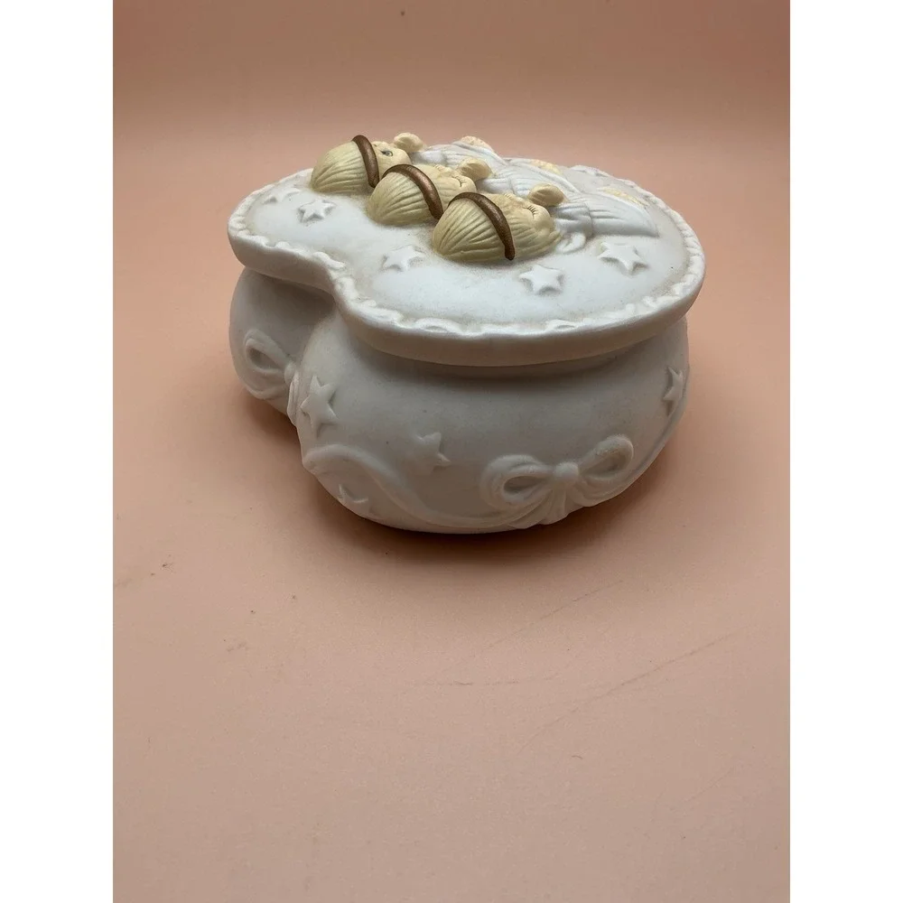 Three Little Praying Angels, Heart Shaped Vintage Ceramic Trinket Jewelry Box‎